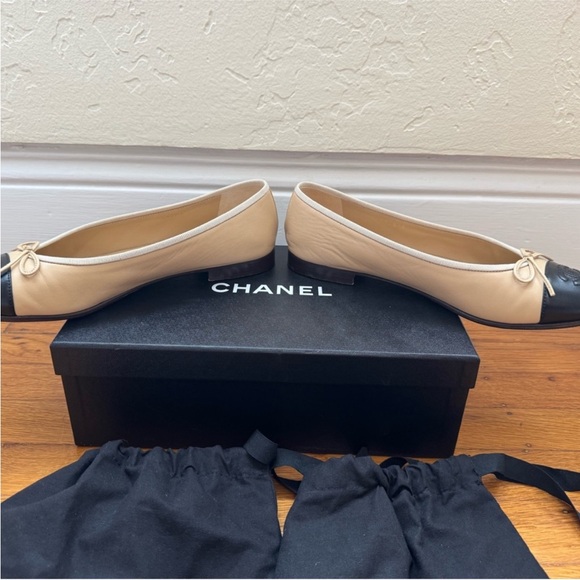 Authentic Chanel Women's Beige and Black ballet flats - Picture 11 of 13